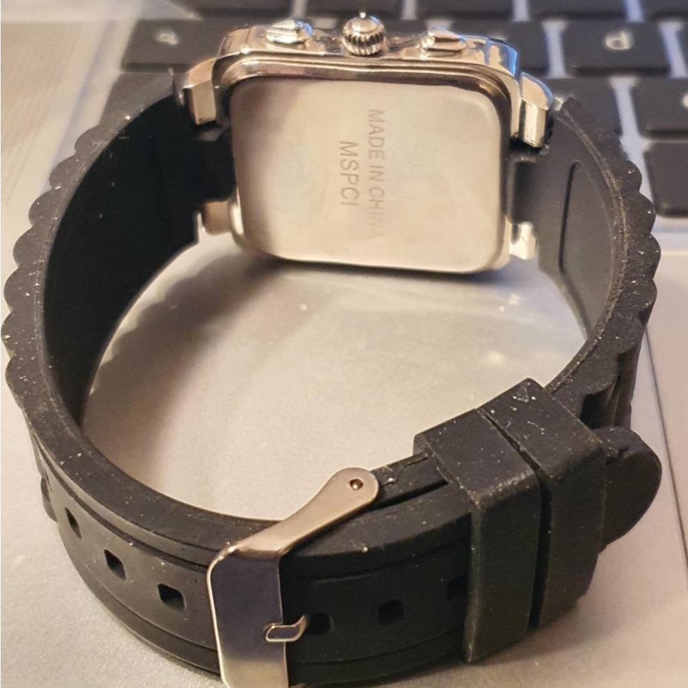 🦋10/$20🦋 MSPCI Silver/Black Silicone Women's Watch - Picture 3 of 4